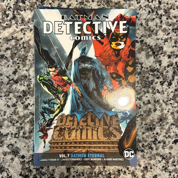 Batman Detective comics TPB Volumes 1-8 - Picture 3 of 10